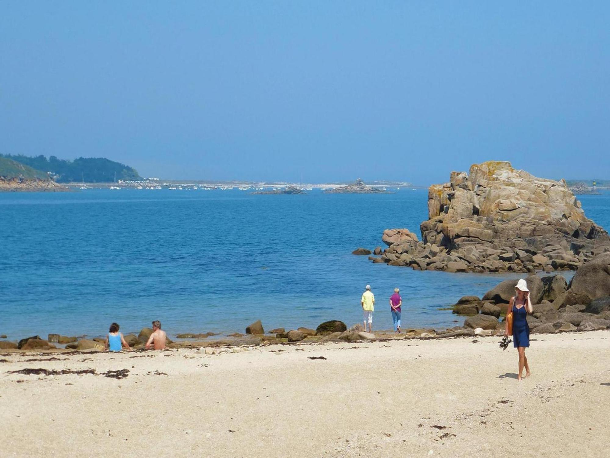 Holiday Home In A Quiet Location Near The Coast Pleumeur-Bodou Eksteriør bilde
